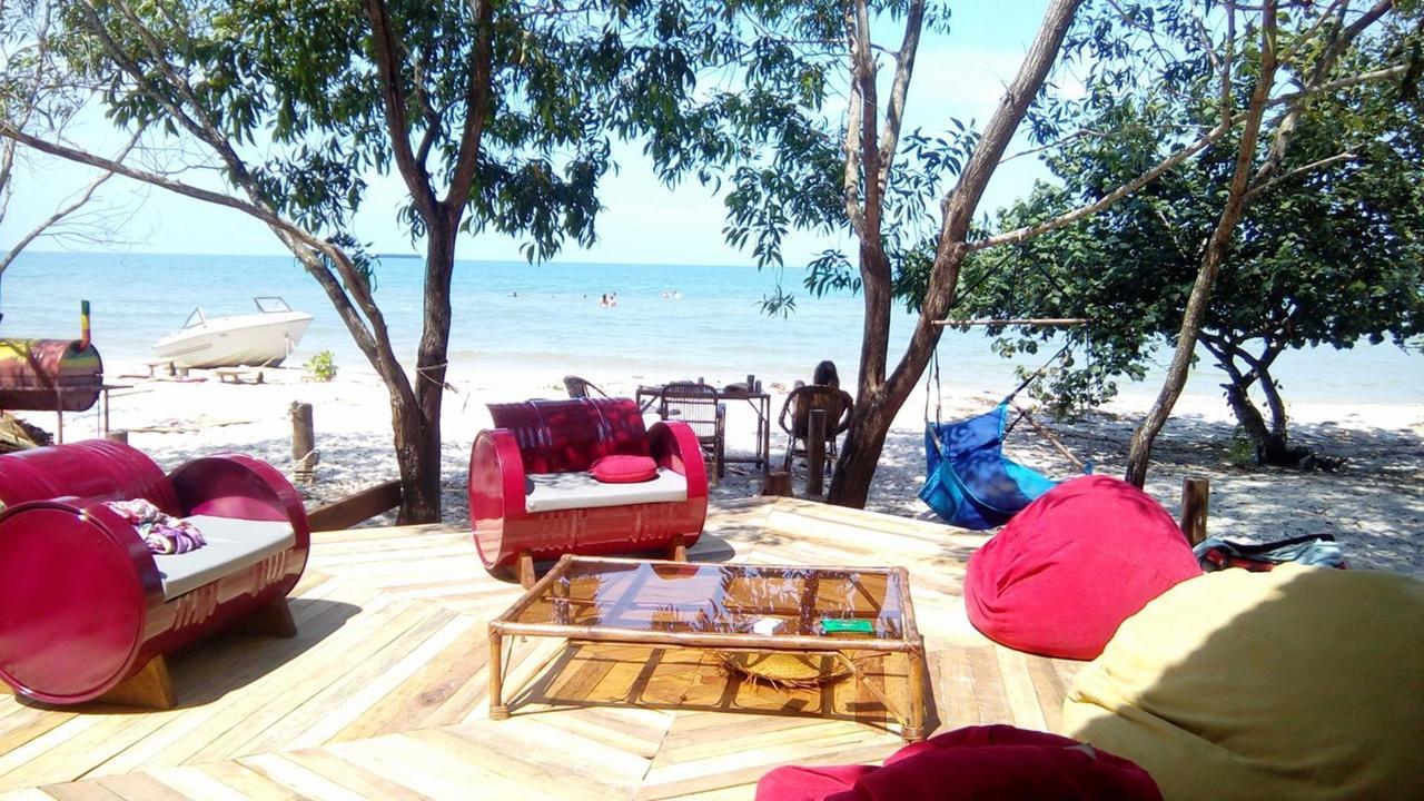 The Boarding House Hotel Сиханоуквил Екстериор снимка