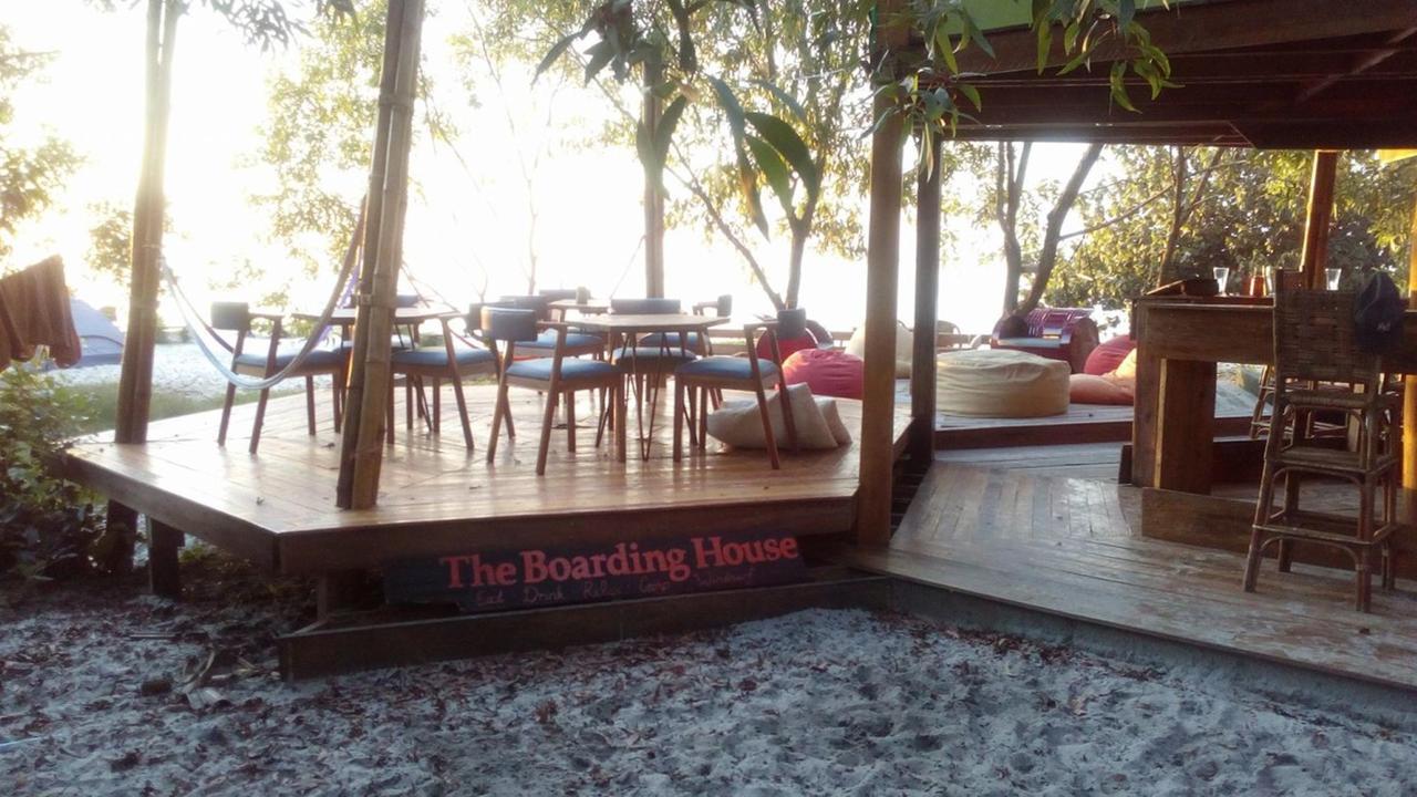 The Boarding House Hotel Сиханоуквил Екстериор снимка