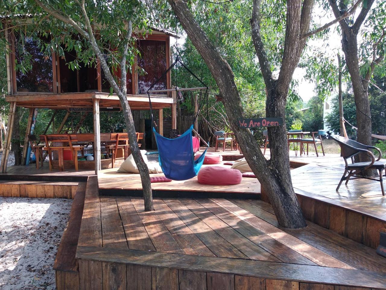 The Boarding House Hotel Сиханоуквил Екстериор снимка
