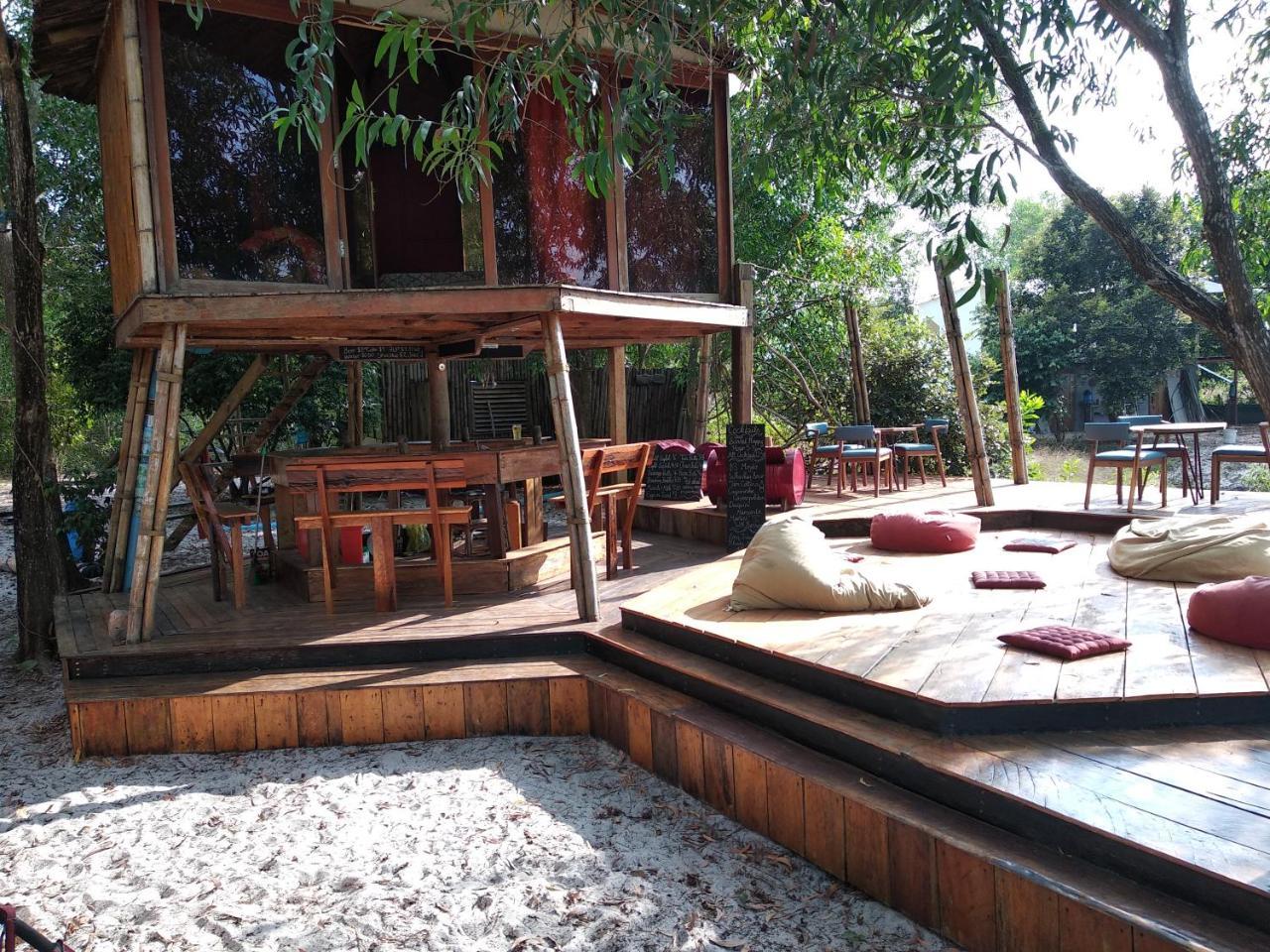 The Boarding House Hotel Сиханоуквил Екстериор снимка